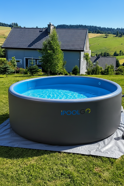 Piscine ronde rigide iPoolgo dans un jardin avec filtration