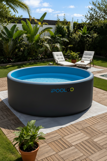 Piscine ronde rigide iPoolgo dans un jardin aménagé