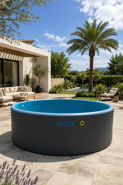 Piscine ronde rigide iPoolgo installée sur une terrasse premium